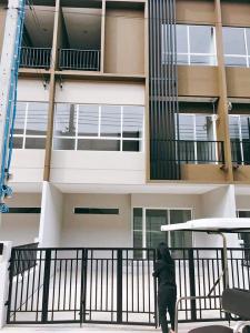 For RentHouseNonthaburi, Bang Yai, Bangbuathong : 3-story townhome, 3 bedrooms, 3 bathrooms, fully furnished, as shown in the picture, near Robinson Lifestyle Ratchaphruek.