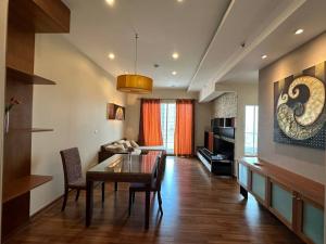 For SaleCondoWongwianyai, Charoennakor : Sales / Condo for sale Supalai River Place Charoen Nakhon, Pent House floor, 1 Bed 69.85 sq m., along the Chao Phraya River. Beautiful view overlooking the Sathorn side,