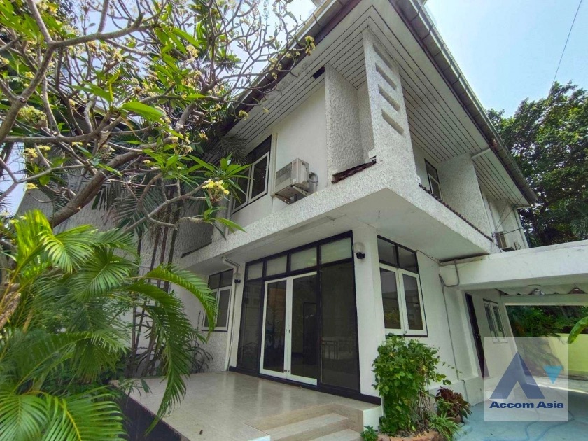 ให้เช่าบ้านสาทร นราธิวาส : Pet-friendly | 3 Bedrooms House for Rent in Sathorn, Bangkok near BTS Chong Nonsi (1712188)