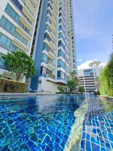 For RentCondoKasetsart, Ratchayothin : WIND RatchayothinWind Ratchayothin Special 20,000 baht Floor 12A, fully furnished Add built-in cabinets, lots of storage, room not cluttered, width 55 sq m, high ceiling, comfortable to live in. Tel 0882215154