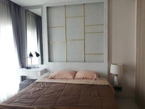 For RentCondoWitthayu, Chidlom, Langsuan, Ploenchit : Best Deal For rent Noble Ploenchit, Private Lift next to BTS. Ploenchit station.