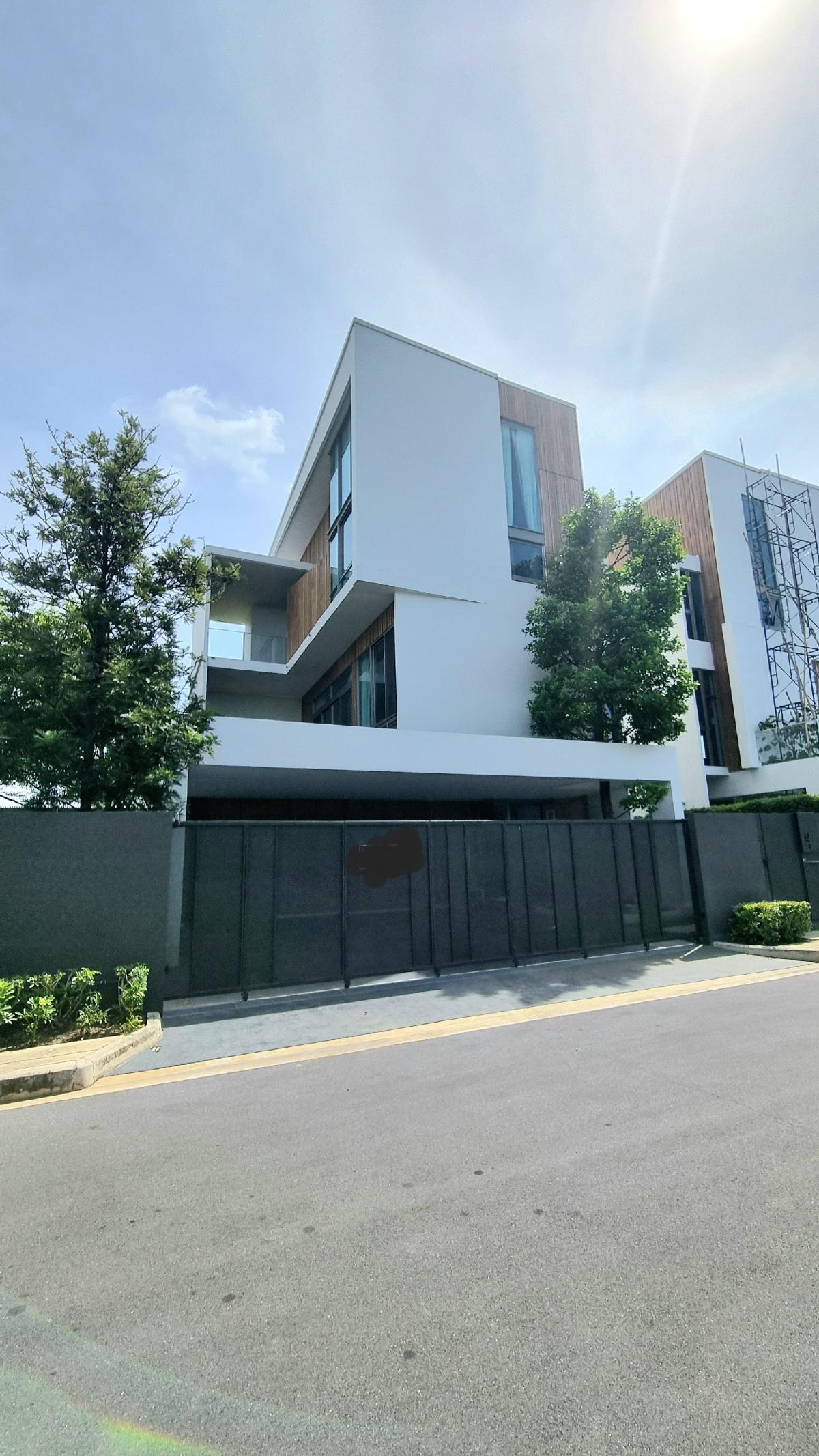 For RentHousePattanakan, Srinakarin : WW24311 For rent #Single house, Vive Village, Krungthep Kreetha, Krungthep Kreetha Road #Wellington International School