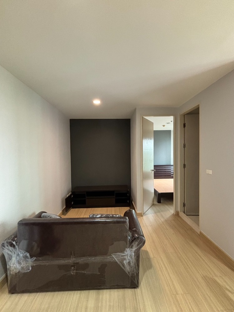 For RentCondoPattanakan, Srinakarin : For rent: The Parkland Srinakarin (The Parkland Srinakarin) has a walk-in closet, size 40.40 sq m., near MRT Sri Lasalle, ready to move in