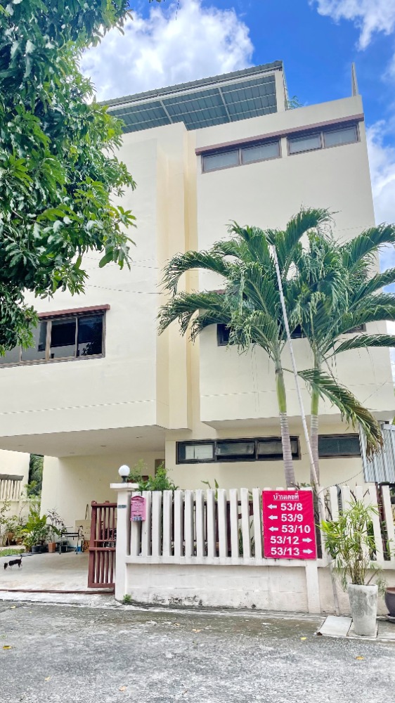 For RentHouseChaengwatana, Muangthong : For rent, 4-story detached house (including rooftop), Chaengwattana 28, next to Central Chaengwattana, suitable for living and doing an office.