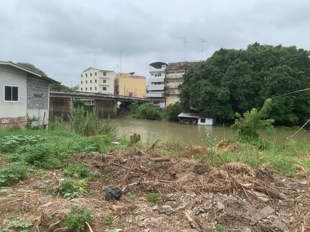 For SaleLandLop Buri : For sale/rent: Land next to the Lopburi River in the city.