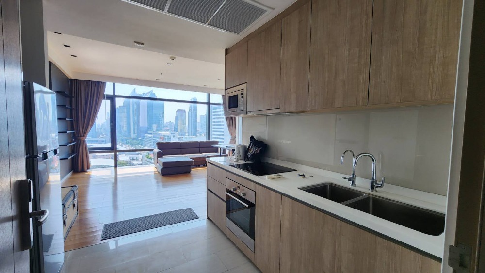 For RentCondoRama9, Petchburi, RCA : 🏢 Luxury Condo for Rent at The Circle 2 Living Prototype! 🌆