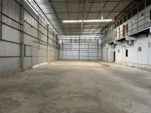 For RentWarehouseRama 2, Bang Khun Thian : Warehouse for rent, warehouse near Central Rama 2, size 400 sq m., with 1 office room, Rama 2 Road, Bangkok.