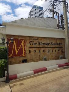 For RentCondoWongwianyai, Charoennakor : For rent The Master Sathorn Executive The Master Sathorn Executive LINE : @condo24 (with @ too)