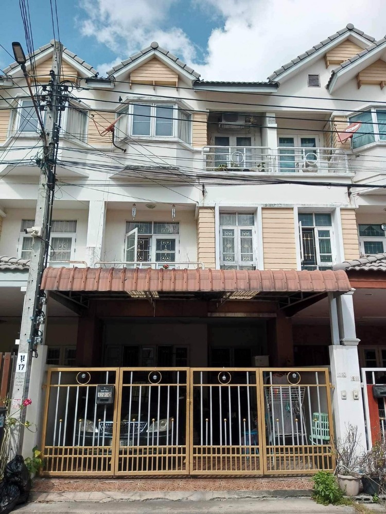 For SaleTownhouseRattanathibet, Sanambinna : Selling cheap, special discount! 3-story townhome, Visionville Village 5, Tiwanon Road, only 3.39 million, negotiable.