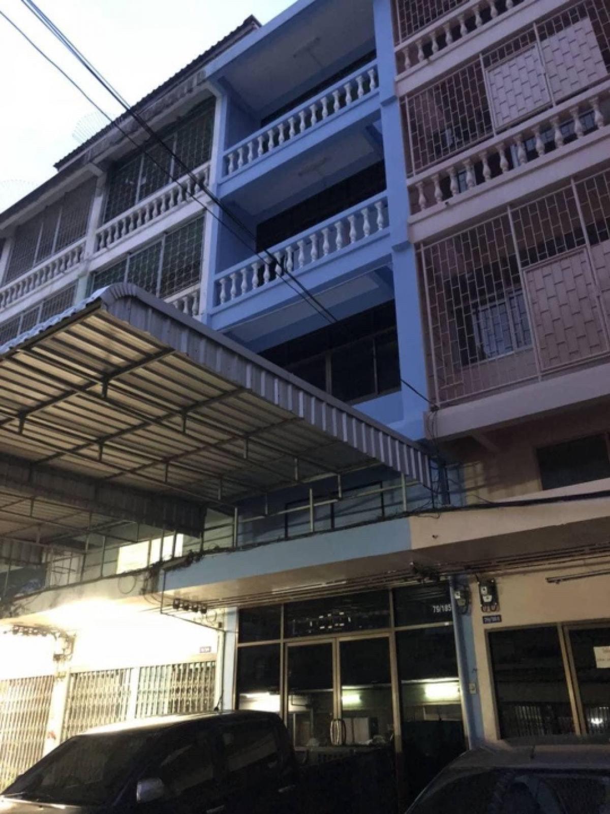 For RentHome OfficeOnnut, Udomsuk : Home office, 4 and a half floors, Bts Phra Khanong, 750 meters, for rent.