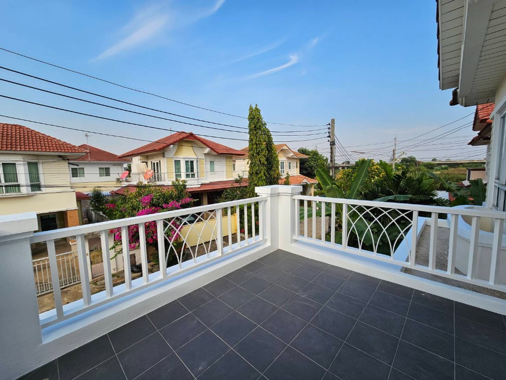 For RentHousePathum Thani,Rangsit, Thammasat : House with 3bedroom and 2bathroom at near the entrance to the Bang Phun Expressway, Rangsit University and Future Park Rangsit.