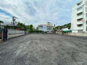 For RentLandRama9, Petchburi, RCA : >> Beautiful land for rent, Rama 9, near The Nine, only 5 minutes.