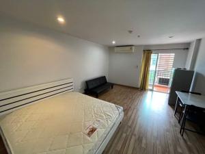 For RentCondoVipawadee, Don Mueang, Lak Si : RE10104 Condo for rent, Regent Home 10 Chaengwattana, 10th floor, city view, 32 sq m. Studio, 1 bedroom, 1 bathroom, 7,500 baht. 081-904-4692