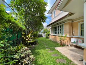 For RentHouseOnnut, Udomsuk : For rent, detached house Nantawan On Nut 44 97 sq m.