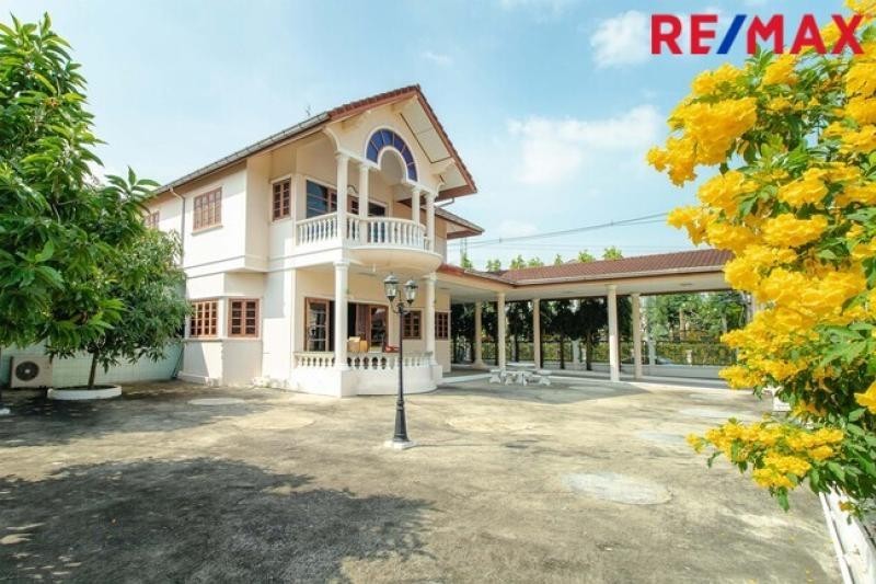 ขายบ้านบางแค เพชรเกษม : บ้านเดี่ยว 147 ตร.ว. หลังมุม ภัสรี พุทธมณฑลสาย 2  บางแค หลังใหญ่ ใกล้เดอะมอลล์บางแค  MRTหลักสอง