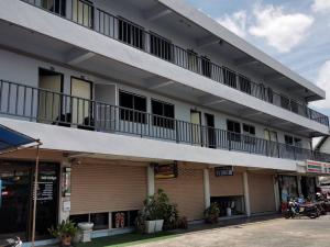 For SaleBusinesses for saleNawamin, Ramindra : For inquiries, call: 063-951-6542 Special discount!! 3-story apartment for sale, 24 rooms, with total land of 370 square meters, Soi Nawamin 74, intersection 1, location at the beginning of the alley, Nawamin Subdistrict, Bueng Kum District.