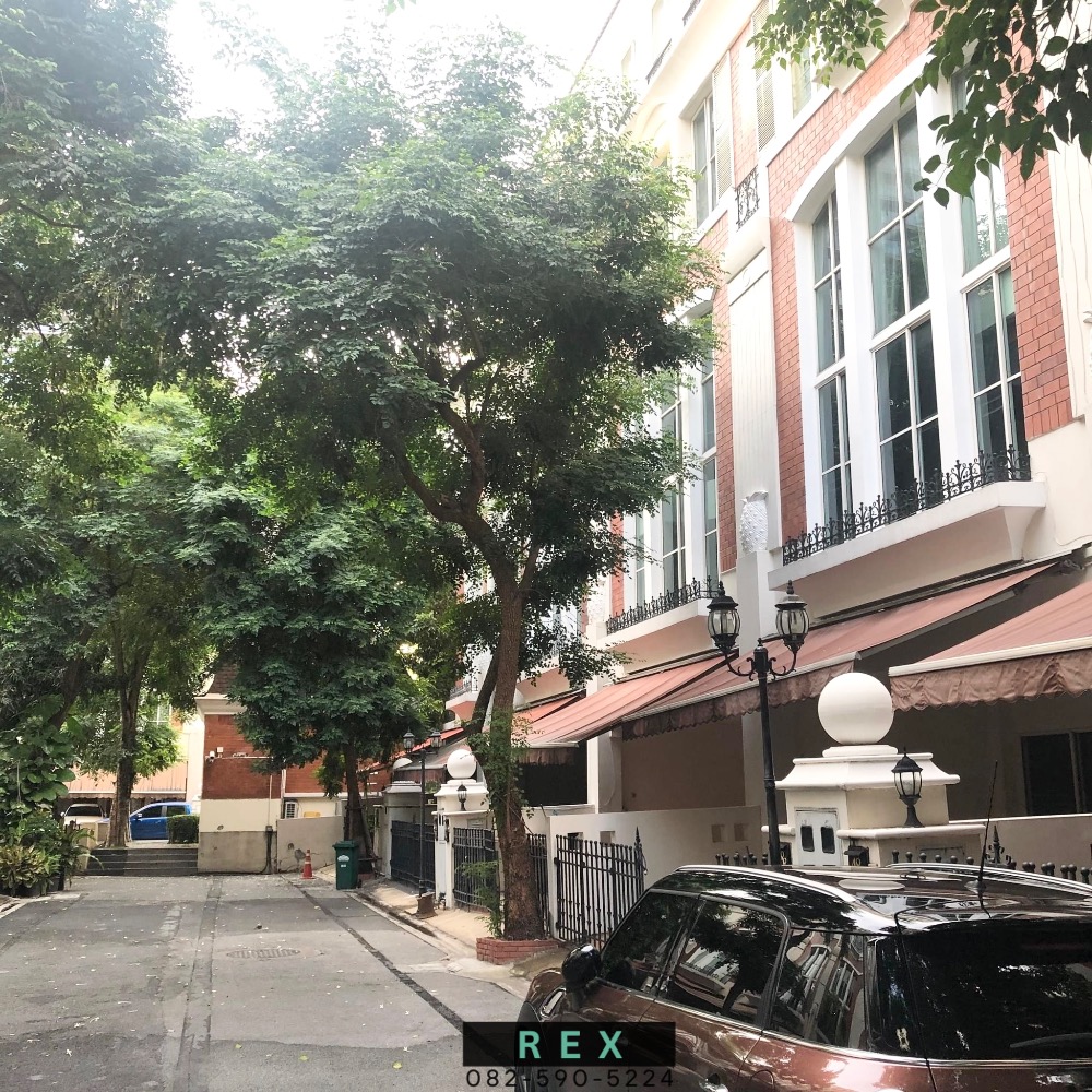 For SaleTownhouseSukhumvit, Asoke, Thonglor : Townhome for sale, Baan Klang Krung, Thonglor, 4 floors, 26 sq m, near BTS Thonglor (Sukhumvit 55)