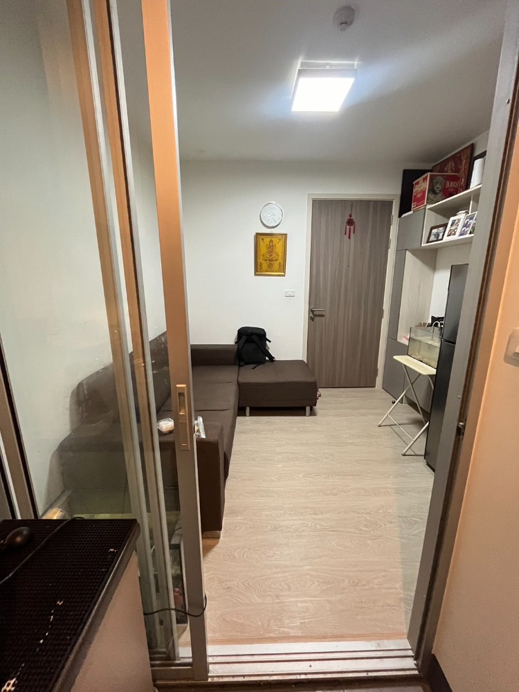 For RentCondoRama 2, Bang Khun Thian : For rent: The Niche ID Rama 2, Phase 3, has a washing machine. 6 foot double bed, big sofa, extended kitchen 064-974-2441