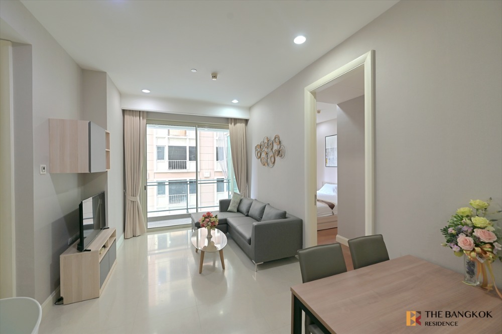 For RentCondoWitthayu, Chidlom, Langsuan, Ploenchit : Luxury condo for rent in heart of Langsuan, high floor, good decorated