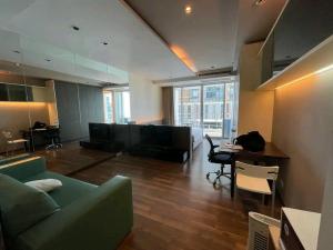 For RentCondoWitthayu, Chidlom, Langsuan, Ploenchit : Beautiful room, ready to move in. LINE: miragecondo 0842914701 Kim