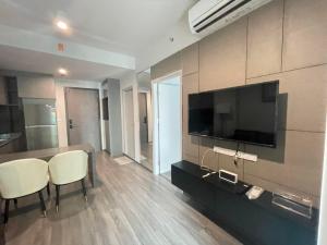 For RentCondoSiam Paragon ,Chulalongkorn,Samyan : Condo for rent near Chula, can walk to. Beautiful room. Interested, call 0624163966.