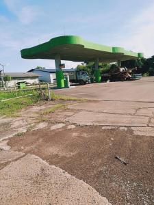 For SaleLandUdon Thani : Land for sale in Udon Thani Province 💢 Gas station for sale with land, price 5,000,000 baht per rai 🏡 Title deed 8 rai 300 square wah.