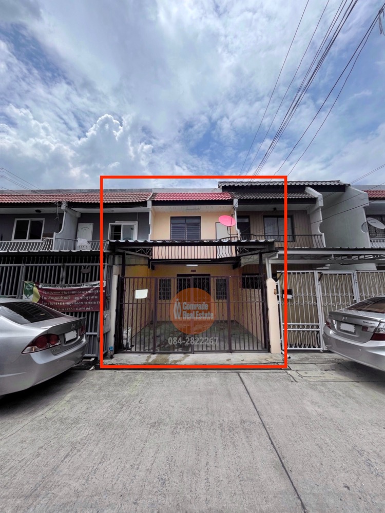 For SaleTownhouseOnnut, Udomsuk : Townhouse for sale, Soi Punnawithi, size 17 sq wah, only 550 meters from the BTS, 2 bedrooms, 2 bathrooms, parking available.