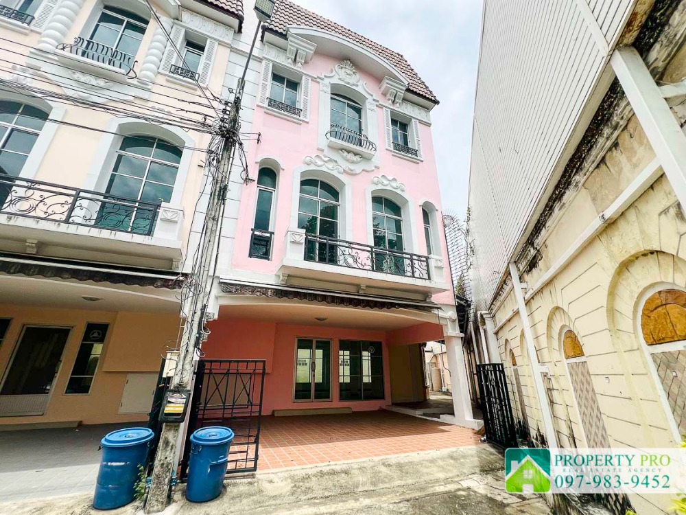 For SaleTownhouseKasetsart, Ratchayothin : EL24S-040 TownHome for Sale Baan Klang Muang Monte Carlo Ratcha Wipha, area 54 Sqw 282 Sqm Near SRT Wat Samian Nari, Kasetsart University, Pracha Chuen, Vibhavadi Rangsit, ChatuChak, Mo Chit