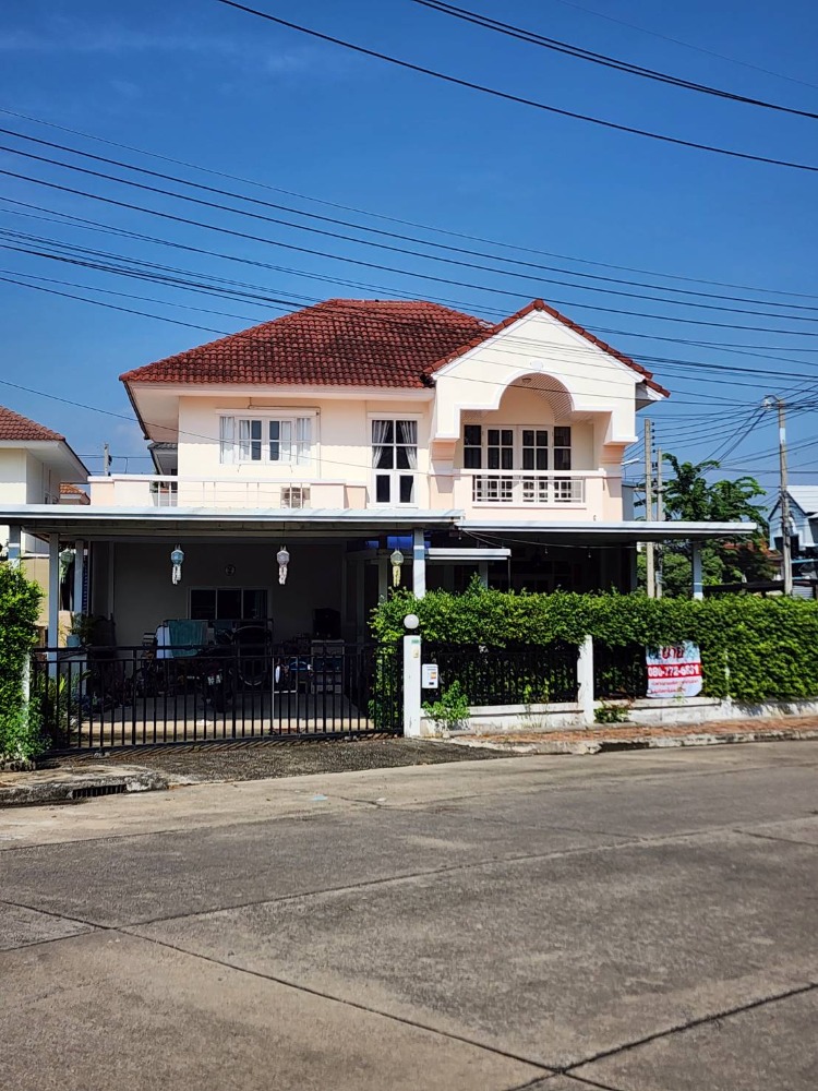 For SaleHouseEakachai, Bang Bon : Single house for sale, Burirom, Rama 2 - Ekkachai, good condition, 5 years old, corner plot, garden view in front of the house, main road, 2 entrances, Ekkachai / Rama 2, near the expressway entrance, Bang Khun Thian - Ban Phaeo (completed in 2025)