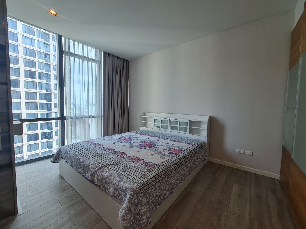 For SaleCondoSukhumvit, Asoke, Thonglor : Condo for sale THE ROOM Sukhumvit 21 50 sq m. Newly renovated, ready to move in.