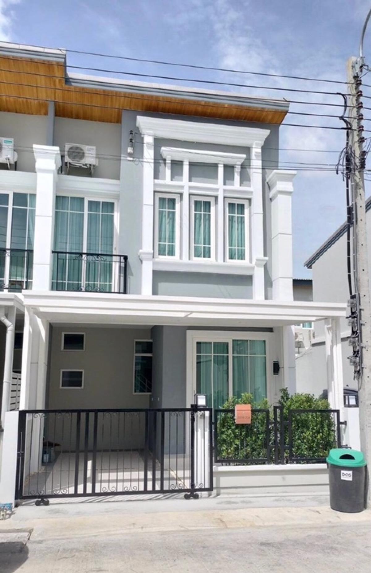 For RentTownhouseBangna, Bearing, Lasalle : Townhome 3 bedroom 2 bathroom 1 parking
: Sukhumvit 113 Samrong