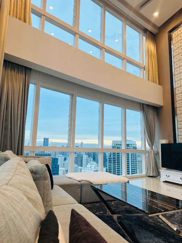 ให้เช่าคอนโด : Millennium Residence Duplex Penthouse: 325sqm 4bed 4bath 250,000/mth Am: 0656199198