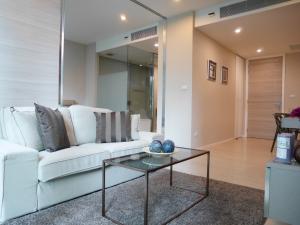 ให้เช่าคอนโดสุขุมวิท อโศก ทองหล่อ : The Room 21 - Spacious and Well-decorated 1 Condo for Rent!