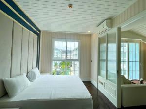 For SaleCondoPattaya, Bangsaen, Chonburi : Grand Florida Beachfront