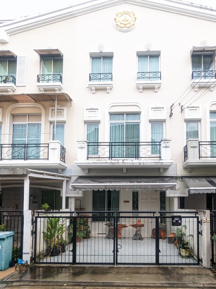 For SaleTownhouseKaset Nawamin,Ladplakao : Townhome Baan Klang Muang Swiss Town Kaset - Nawamin / 3 Bedrooms (FOR SALE) KARN018