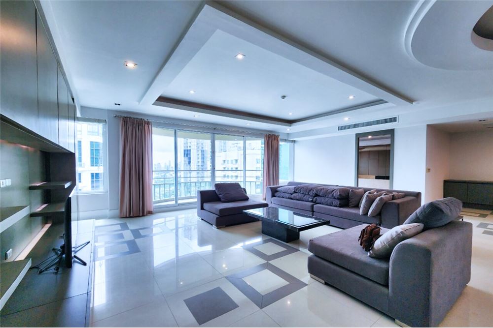 For RentCondoSukhumvit, Asoke, Thonglor : For Rent Penthouse unit 4 Bedrooms - Only 1 unit per floor - Pet friendly - in Phrom Phong