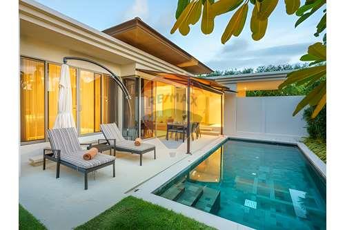 For SaleHouseMae Hong Son : Luxurious Investment and Living: Holiday Home on Paradise Island, Phuket, Thailand