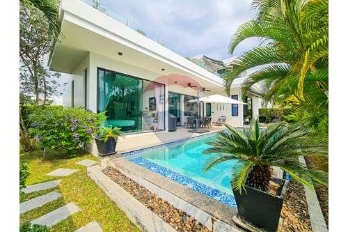 ขายบ้านหัวหิน ประจวบคีรีขันธ์ : 3 Bed 3 Bath Two Storey Modern Villa in Hua Hin Soi 112 For Sale