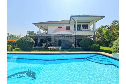 ขายบ้านหัวหิน ประจวบคีรีขันธ์ : 5 Bed 3 Bath Two Storey, Nice Private Villa in Hua Hin Soi 6 Fir Sale