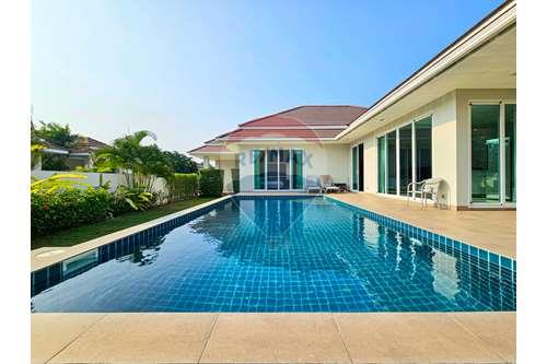 ขายบ้านหัวหิน ประจวบคีรีขันธ์ : 3 Bed 2 Bath Private Modern Villa in Hua Hin Soi 88 For Sale