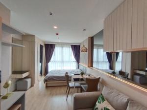 For RentCondoBangna, Bearing, Lasalle : Condo for rent/sale Ideo O2 near BTS Bang Nam, room size 26 sq m, 19th floor, Building C, built-in furniture, complete electrical appliances. Swimming pool view