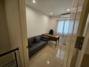 For SaleTownhouseNakhon Si Thammarat : Beautiful house ready to move in Free furniture + electrical appliances Supalai Bella Village Nakhon Si Thammarat