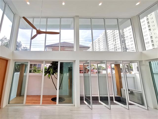 For RentOfficeOnnut, Udomsuk : 📣Office Building for Rent/Sales, 5 storey with elevator at Soi On-Nut 6 from Sukhumvit Rd. only 240 meters