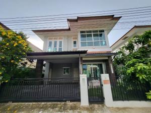 For RentHouseNonthaburi, Bang Yai, Bangbuathong : 2-storey detached house for rent, Laddaville 4 project, Ban Kluai - Sai Noi, Nonthaburi, beautiful house, pets allowed.