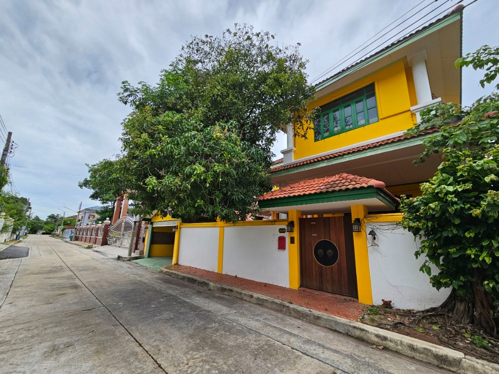 For SaleHouseRama 2, Bang Khun Thian : Special price!! For sale, 2-storey detached house, Pruksaphirom Bang Khun Thian (Prukpirom) project, on Rama 2 Road, only 2 minutes from Kanchanaphisek Ring Road, suitable for living, near Community Mall, hospital and school.