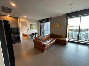 For RentCondoLadprao, Central Ladprao : 👑 M Ladprao 👑 2 bedrooms, 2 bathrooms, 72.88 sq m., 41st floor, Chatuchak Park view. The room is very beautiful, decorated and ready to move in, pet friendly.