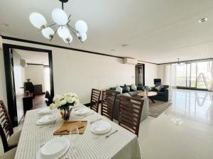 For RentCondoSukhumvit, Asoke, Thonglor : Spacious Pet-Friendly Apartment For Rent in Thonglor