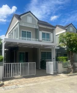 For RentHouseSamut Prakan,Samrong : #For rent, 2-story townhome 🔸The Village Bangna-Wongwaen 3, 3 bedrooms, 2 bathrooms, 1 living room, 2 car parking spaces, 1 storage room, rental price 29,000 /month #pets allowed  #Company registration possible # *Accepting tenants of all nationalities.