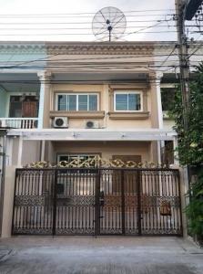 For SaleTownhouseOnnut, Udomsuk : 2-story townhome for sale, area 26 square meters, Soi Sukhumvit 101, Punnawithi 48, parking for 2 cars, house in good condition, ready to move in, air conditioned, with furniture.