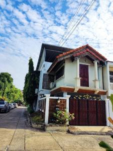 For RentTownhouseOnnut, Udomsuk : Townhouse for rent, Soi Sukhumvit 68 200 meters to  BTS Udomsuk